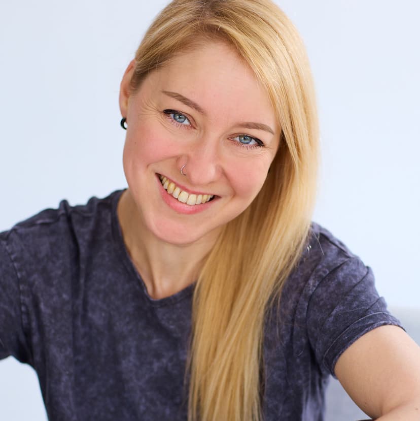 Sia Schrader, Expertin und Dozentin